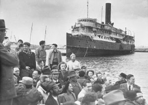 Jews arrive in pre-state Palestine, July 1947. Palmach Photo Gallery.